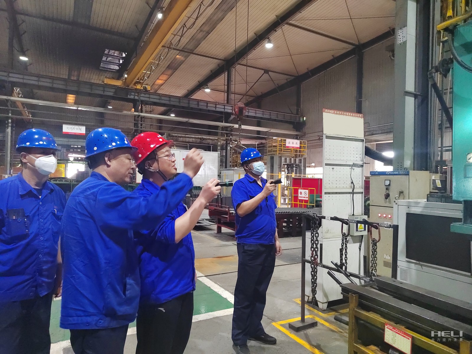 現(xiàn)場指導(dǎo).jpg 現(xiàn)場指導(dǎo).jpg