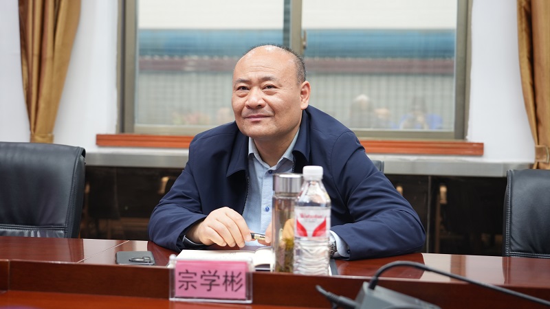 聽取匯報.JPG 聽取匯報.JPG